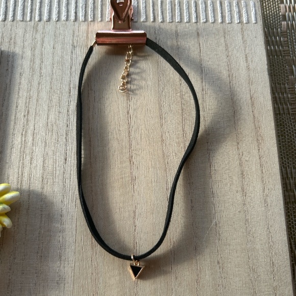 Jewelry - Necklace/ choker